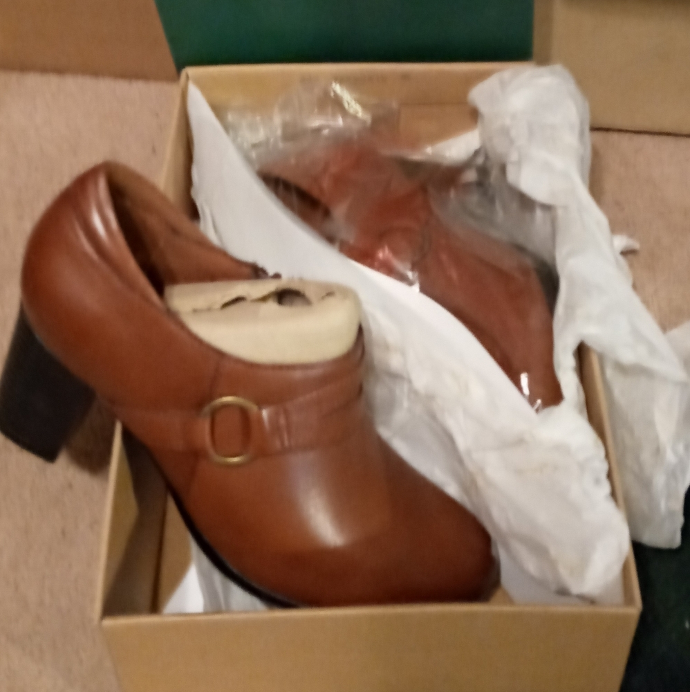 Booties, side zip, brown